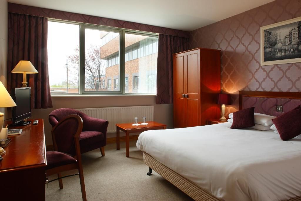 Отель Plaza Hotel Tallaght Талла