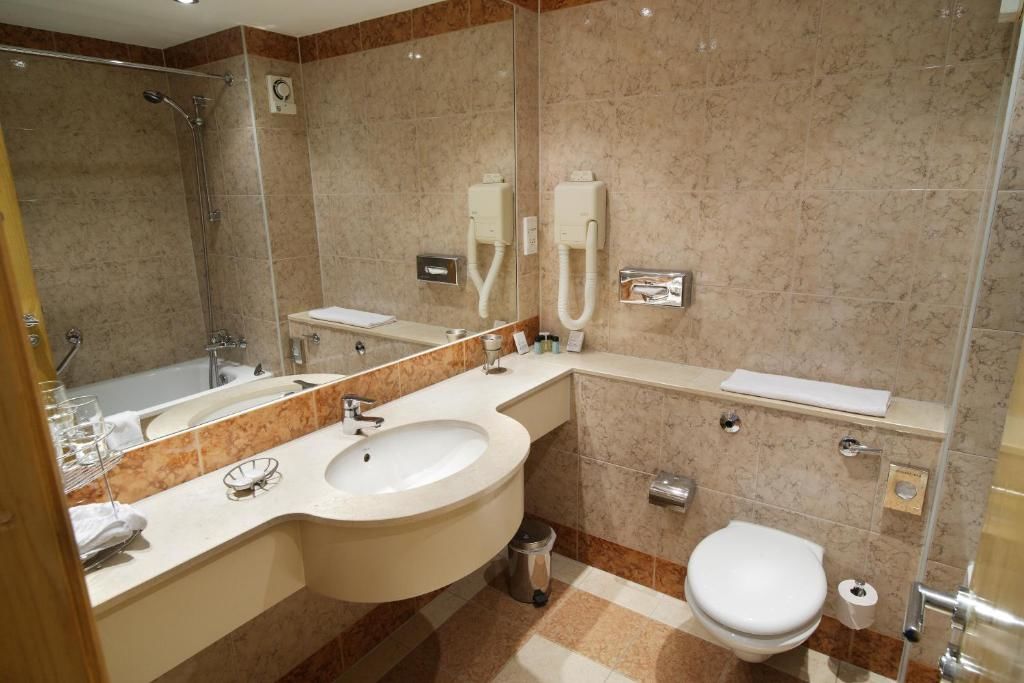 Отель Plaza Hotel Tallaght Талла